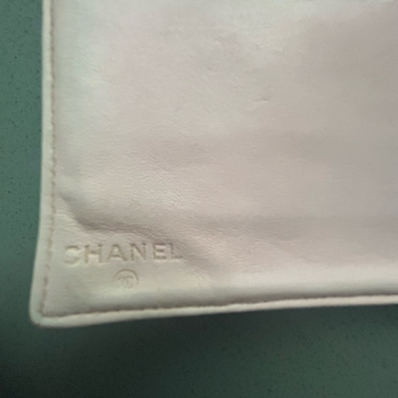 Light Pink Chanel Wallet - 100% Authentic - Picture 12 of 12